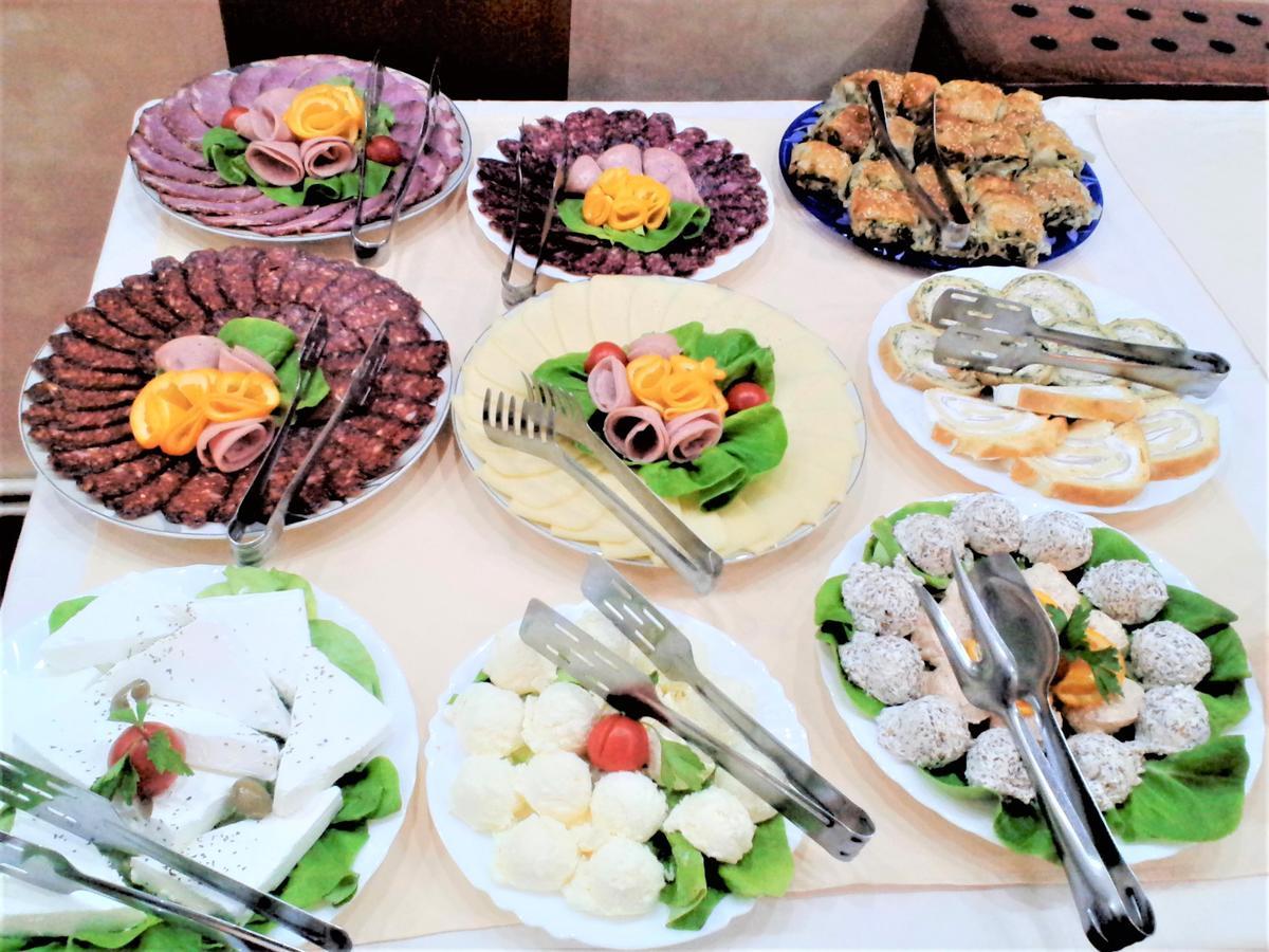 特诺格拉德酒店 克拉列沃 外观 照片