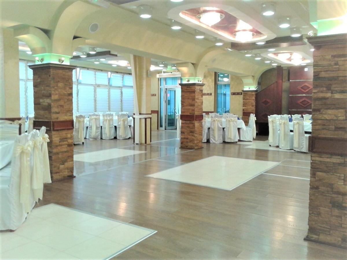 特诺格拉德酒店 克拉列沃 外观 照片